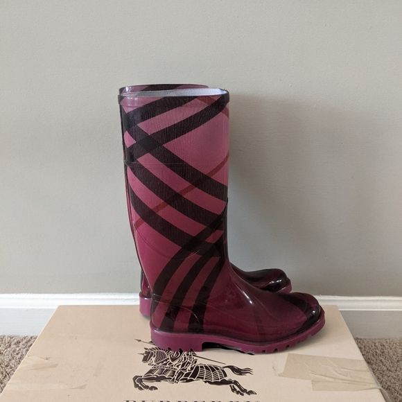 Burberry Raspberry Rain Boot 35EU - Picture 2 of 7